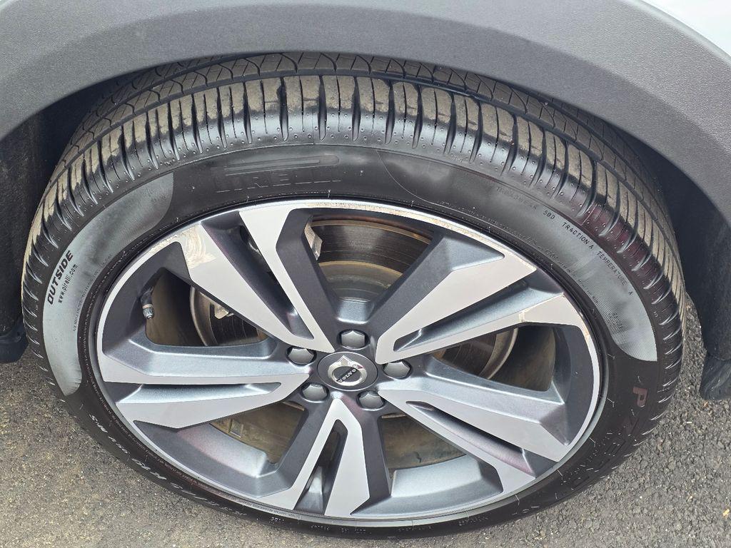 used 2025 Volvo V60 Cross Country car, priced at $34,092