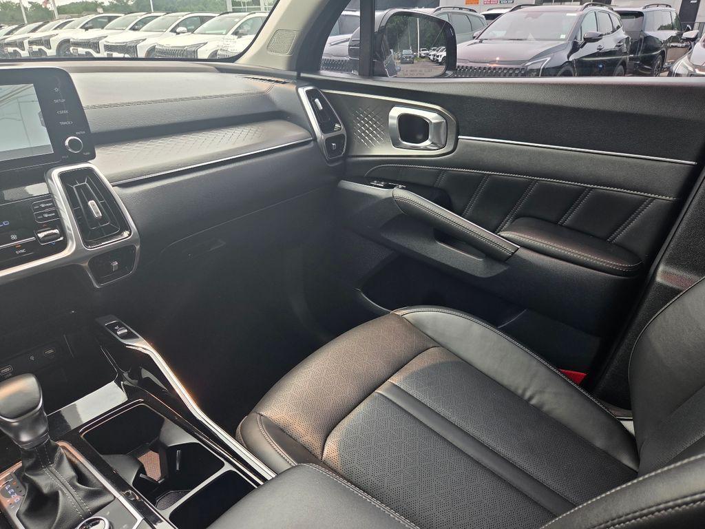 used 2023 Kia Sorento car, priced at $30,158