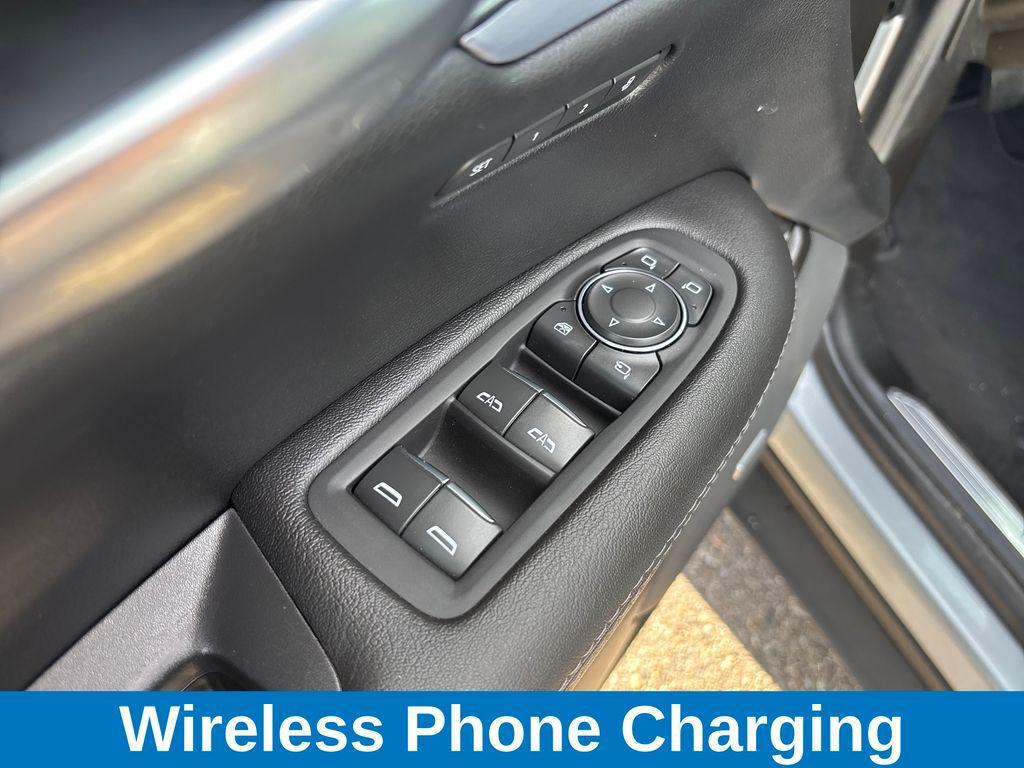 used 2025 Cadillac XT5 car, priced at $36,379