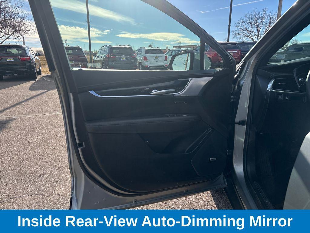 used 2025 Cadillac XT5 car, priced at $36,379