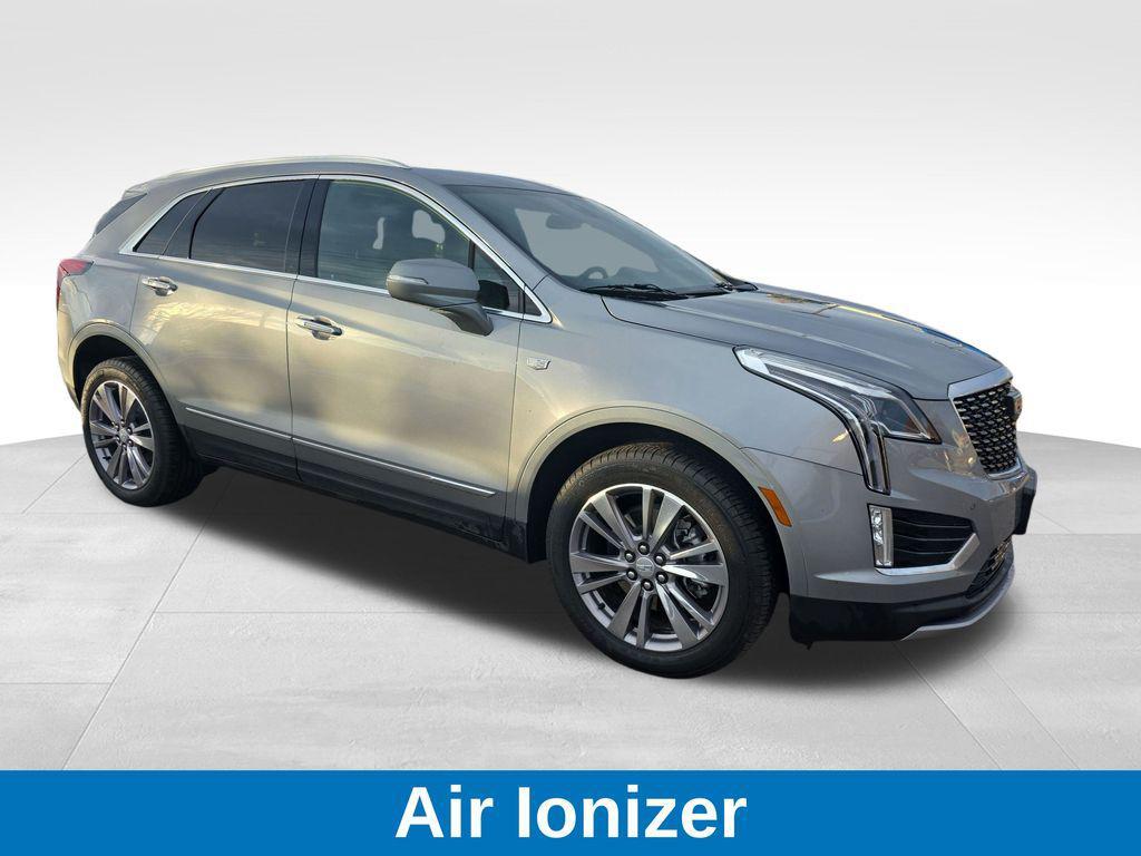 used 2025 Cadillac XT5 car, priced at $37,302