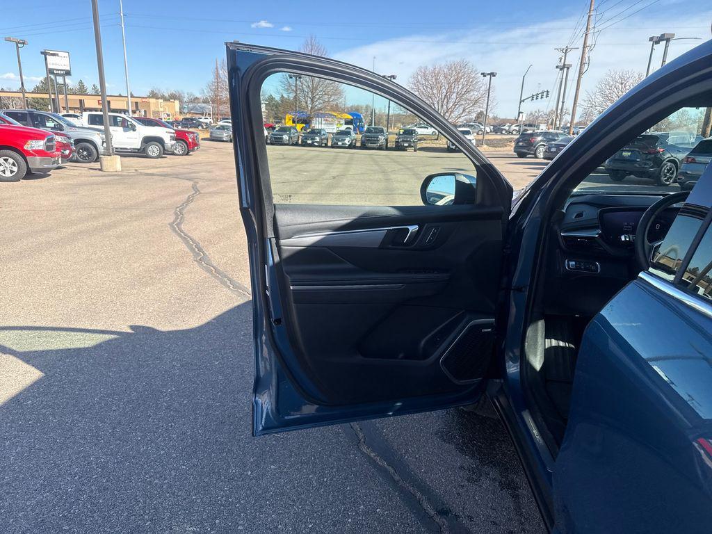 used 2025 Buick Enclave car, priced at $35,820