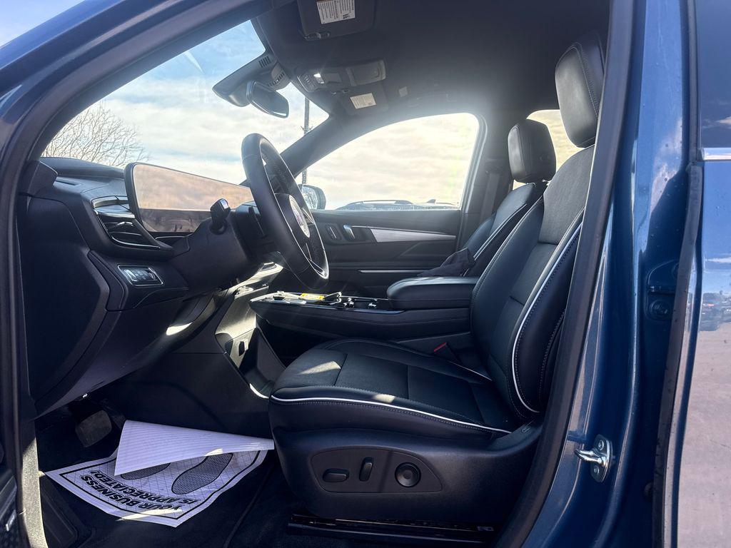 used 2025 Buick Enclave car, priced at $35,820