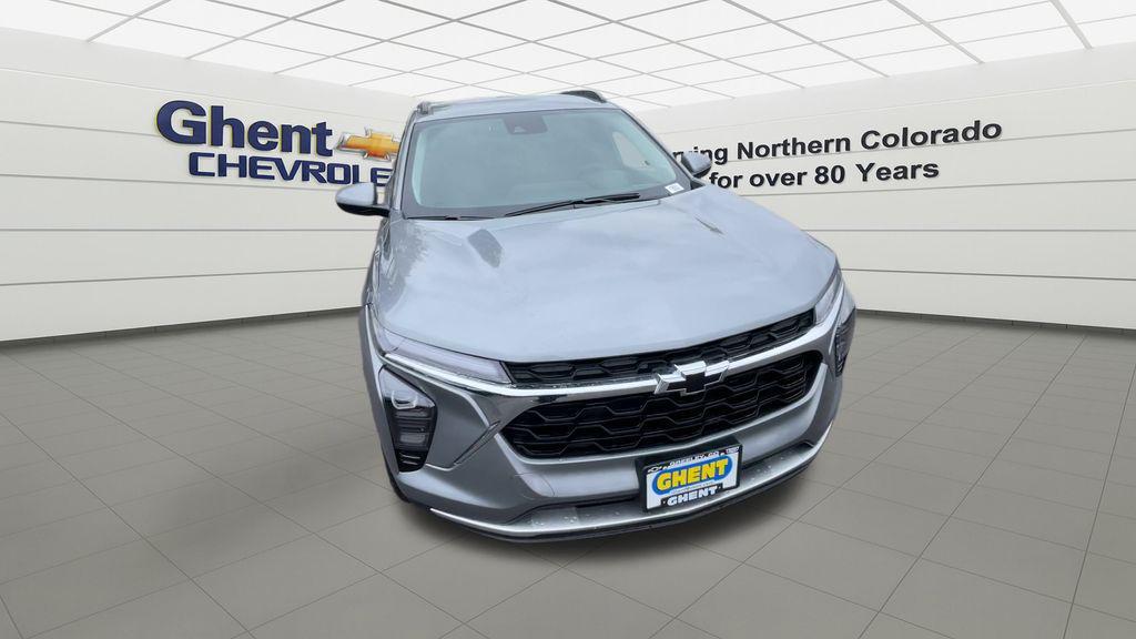 new 2025 Chevrolet Trax car, priced at $24,299