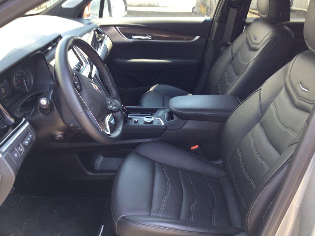 new 2025 Cadillac XT6 car, priced at $62,435