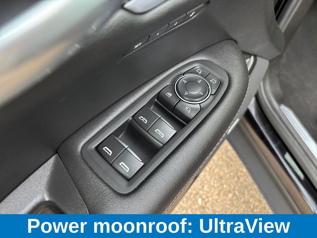 used 2025 Cadillac XT5 car, priced at $37,427