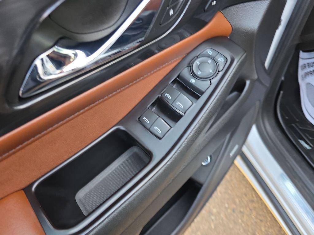 used 2019 Chevrolet Traverse car, priced at $24,442