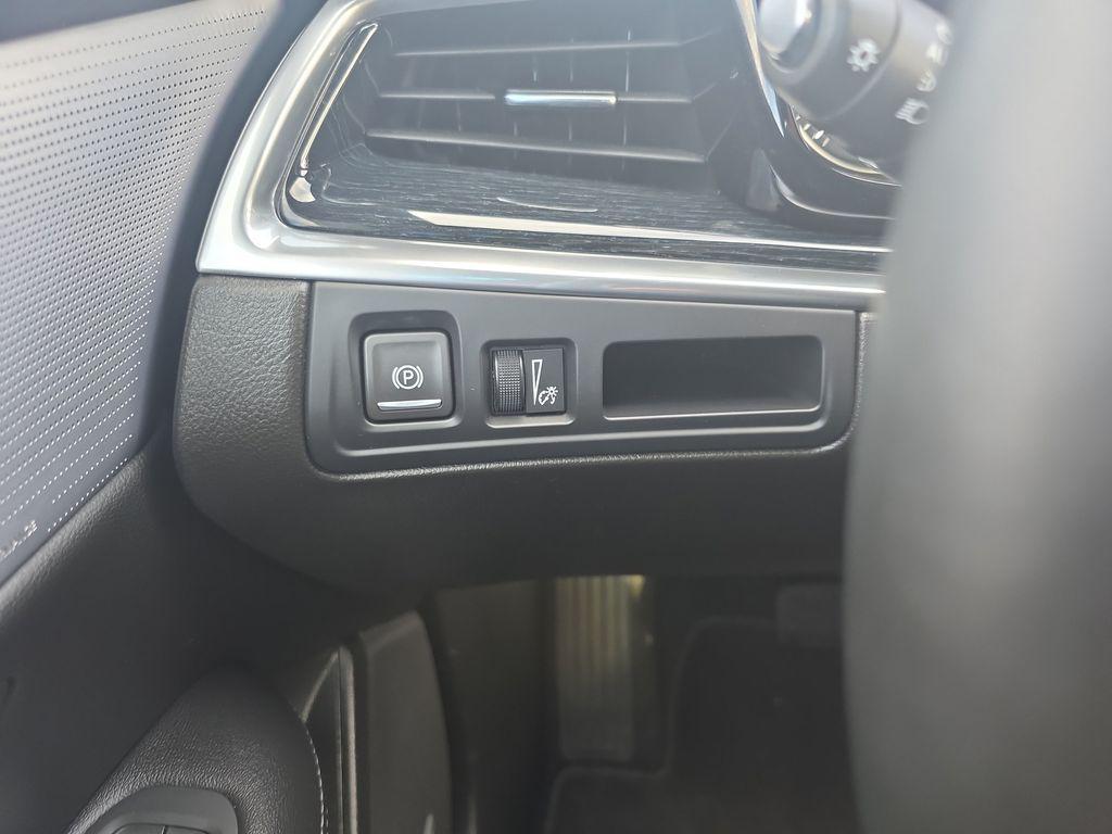 used 2025 Cadillac XT5 car, priced at $37,631