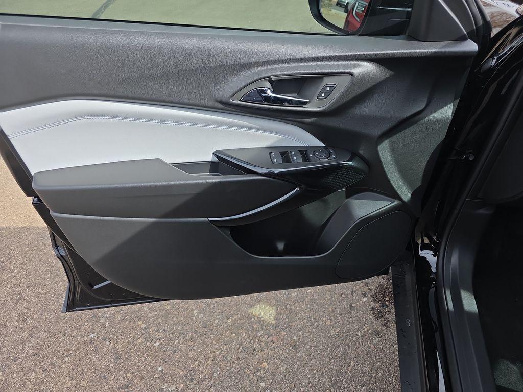 new 2026 Chevrolet Trax car, priced at $25,885