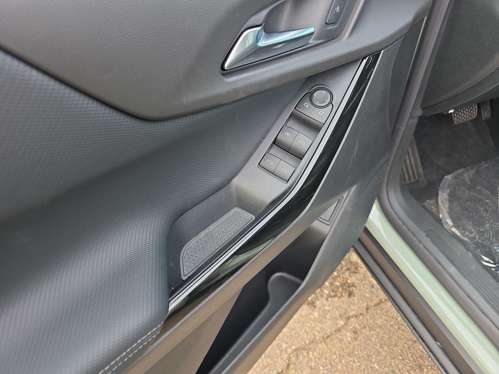 new 2026 Chevrolet Equinox car, priced at $36,460