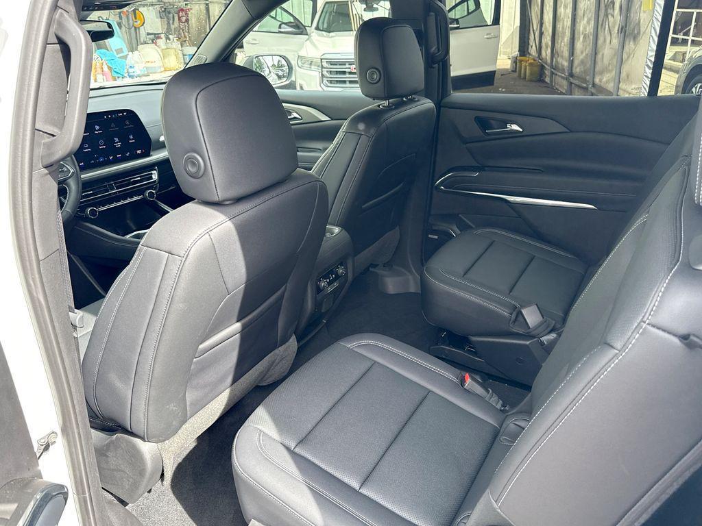 new 2025 Chevrolet Traverse car, priced at $42,851