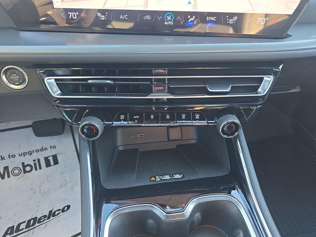 new 2026 Chevrolet Traverse car, priced at $50,005