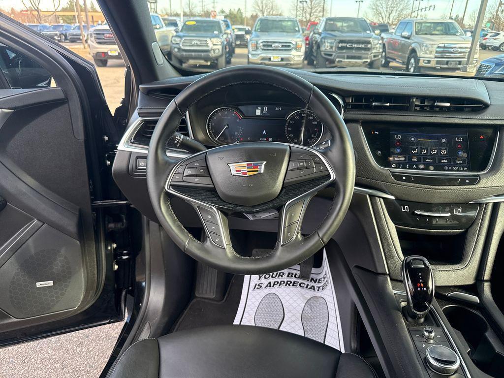 used 2025 Cadillac XT5 car, priced at $36,806