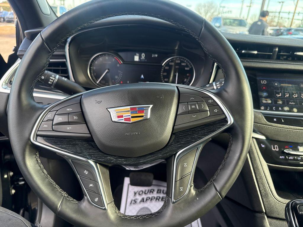 used 2025 Cadillac XT5 car, priced at $36,806