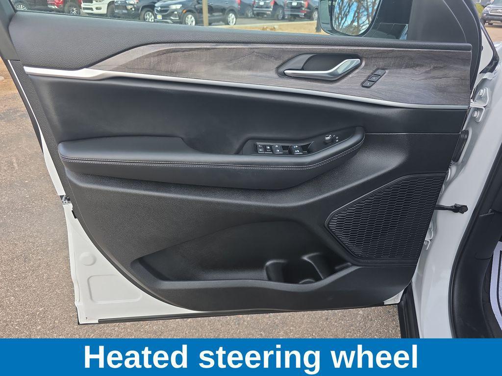 used 2024 Jeep Grand Cherokee car, priced at $36,638