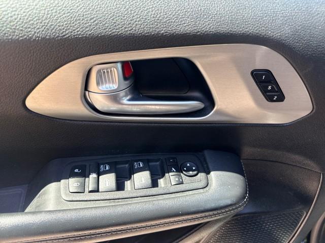 used 2024 Chrysler Pacifica car, priced at $35,630
