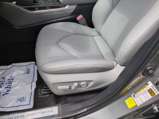 new 2026 Toyota Highlander Hybrid car, priced at $57,135