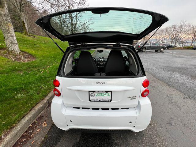 2015 White smart ForTwo Electric Drive