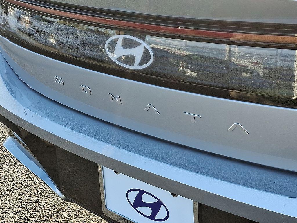 new 2025 Hyundai Sonata Hybrid car, priced at $33,105