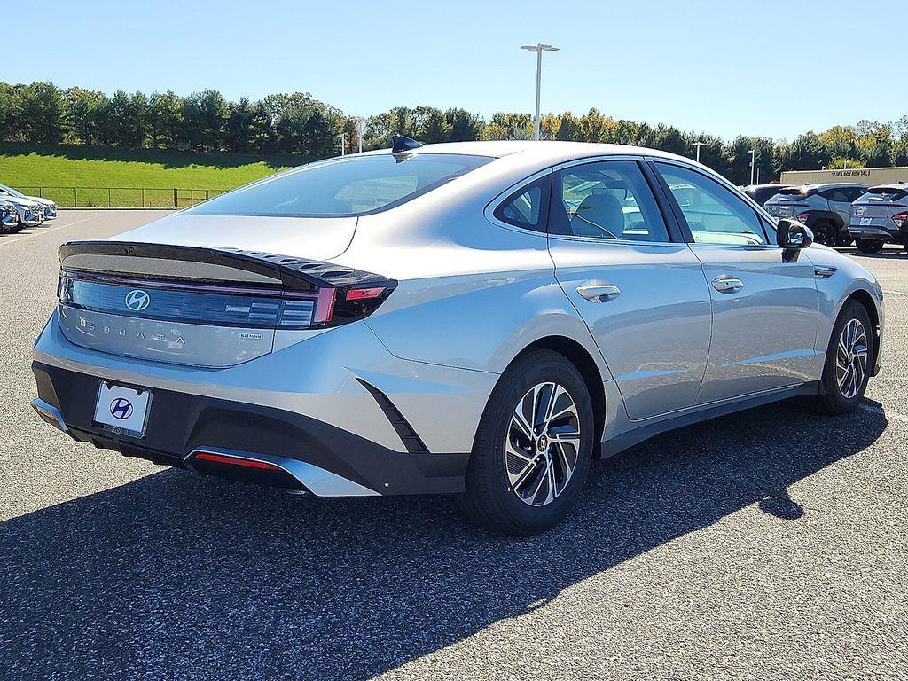 new 2026 Hyundai Sonata Hybrid car, priced at $30,850