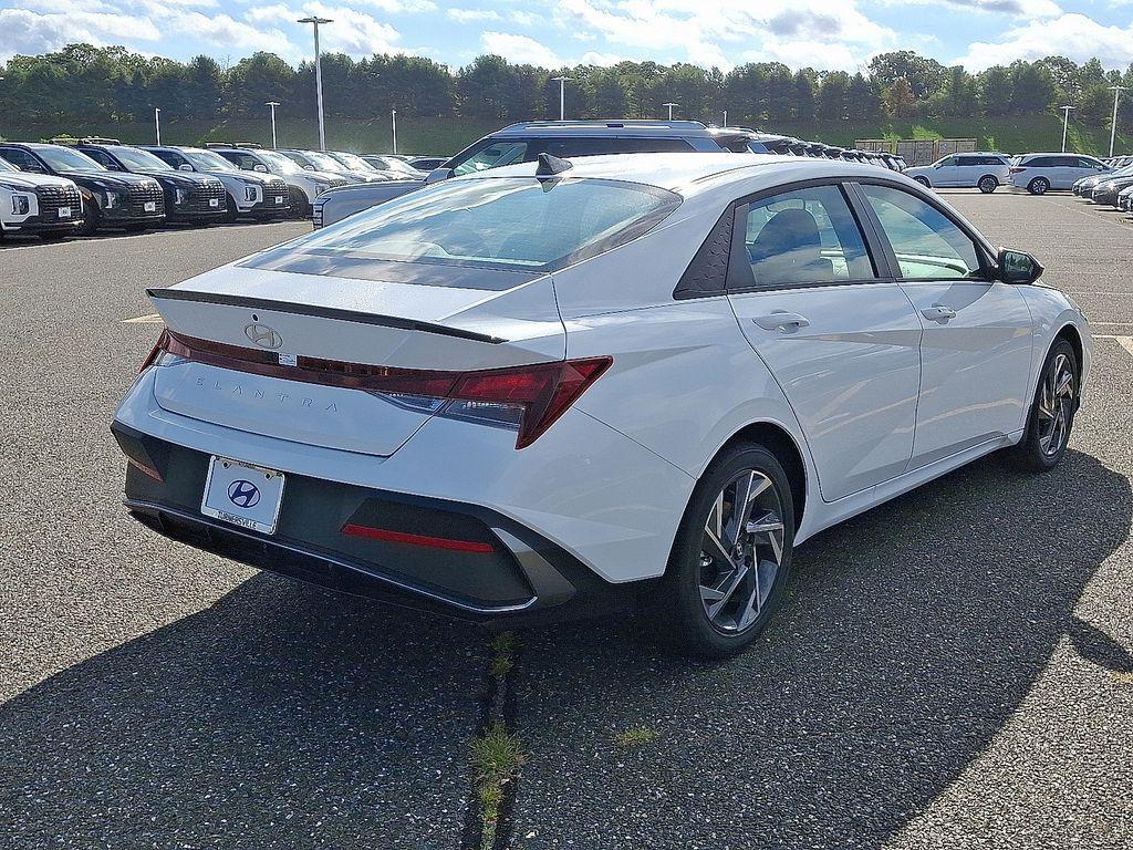 new 2025 Hyundai Elantra car, priced at $25,620