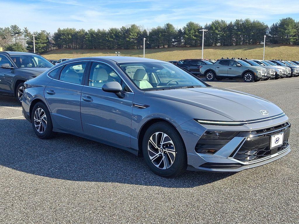 new 2026 Hyundai Sonata Hybrid car, priced at $30,890