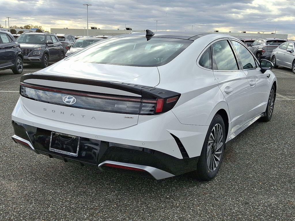 new 2026 Hyundai Sonata Hybrid car, priced at $40,400