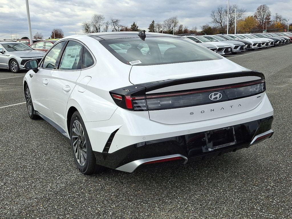 new 2026 Hyundai Sonata Hybrid car, priced at $40,400