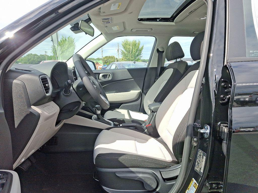new 2025 Hyundai Venue car, priced at $24,315