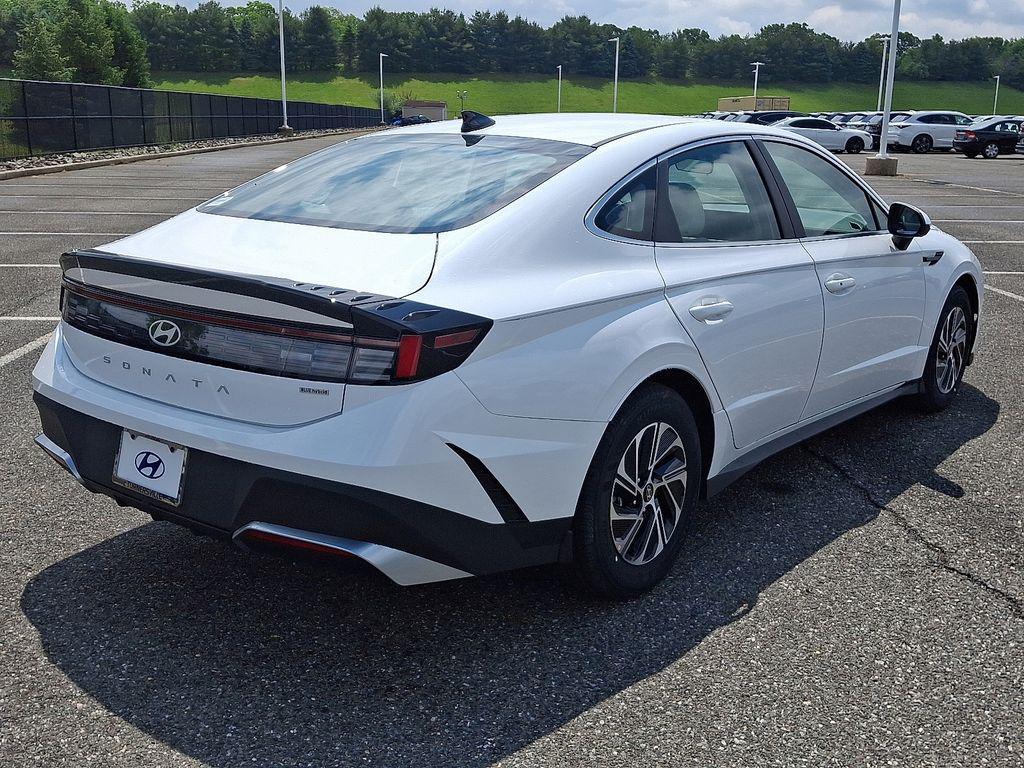 new 2026 Hyundai Sonata Hybrid car, priced at $31,495