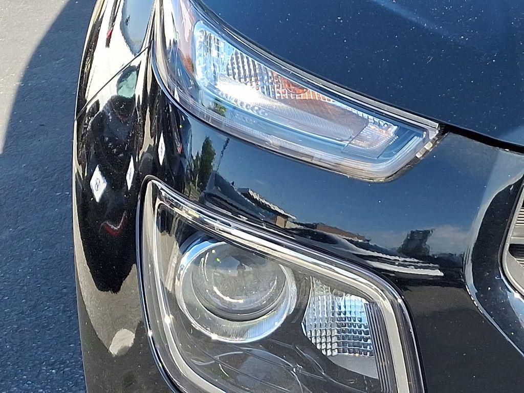 used 2023 Hyundai Venue car
