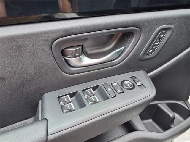 used 2025 Honda Pilot car, priced at $41,980