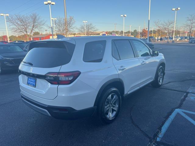 new 2025 Honda Pilot car, priced at $45,995