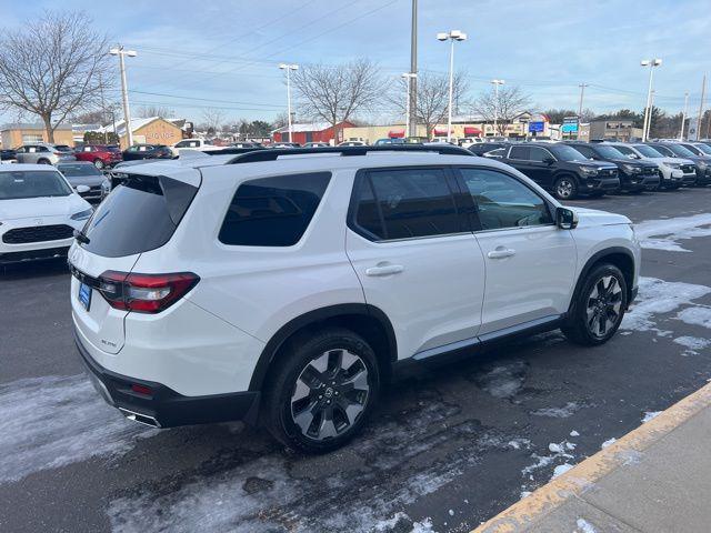 new 2026 Honda Pilot car, priced at $54,956