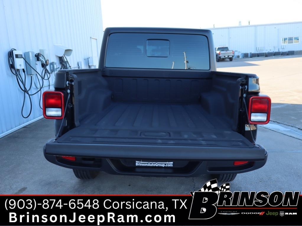 used 2025 Jeep Gladiator car, priced at $31,978