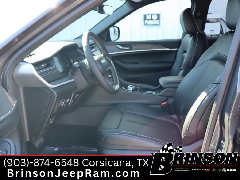 new 2025 Jeep Grand Cherokee car, priced at $43,047