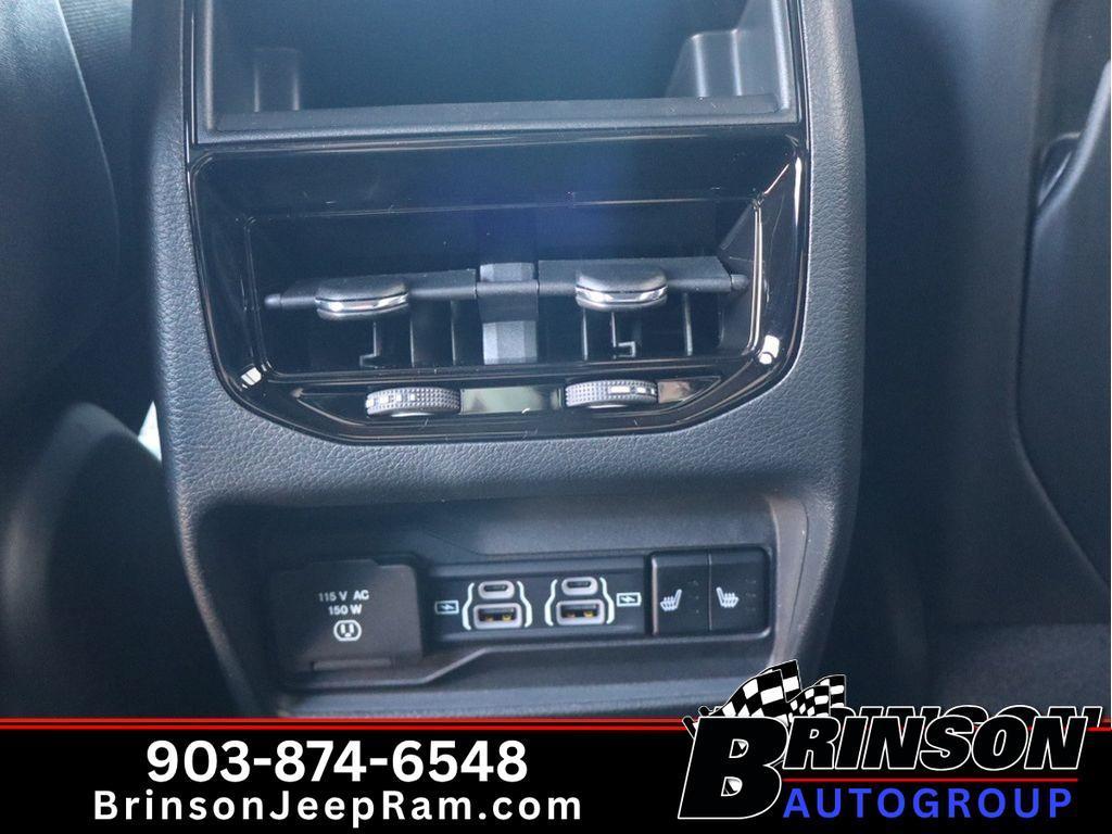 new 2025 Jeep Grand Cherokee car, priced at $45,315