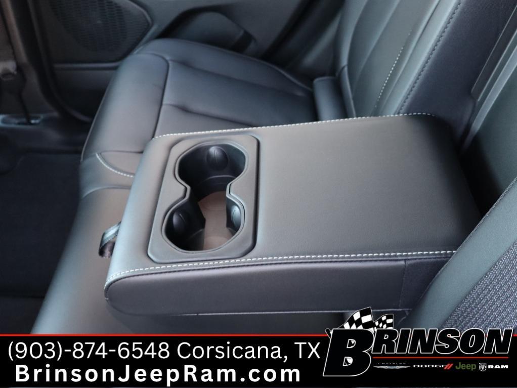 new 2025 Jeep Grand Cherokee car, priced at $43,047