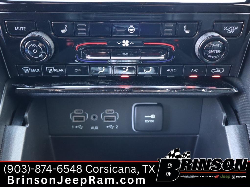 new 2025 Jeep Grand Cherokee car, priced at $43,047