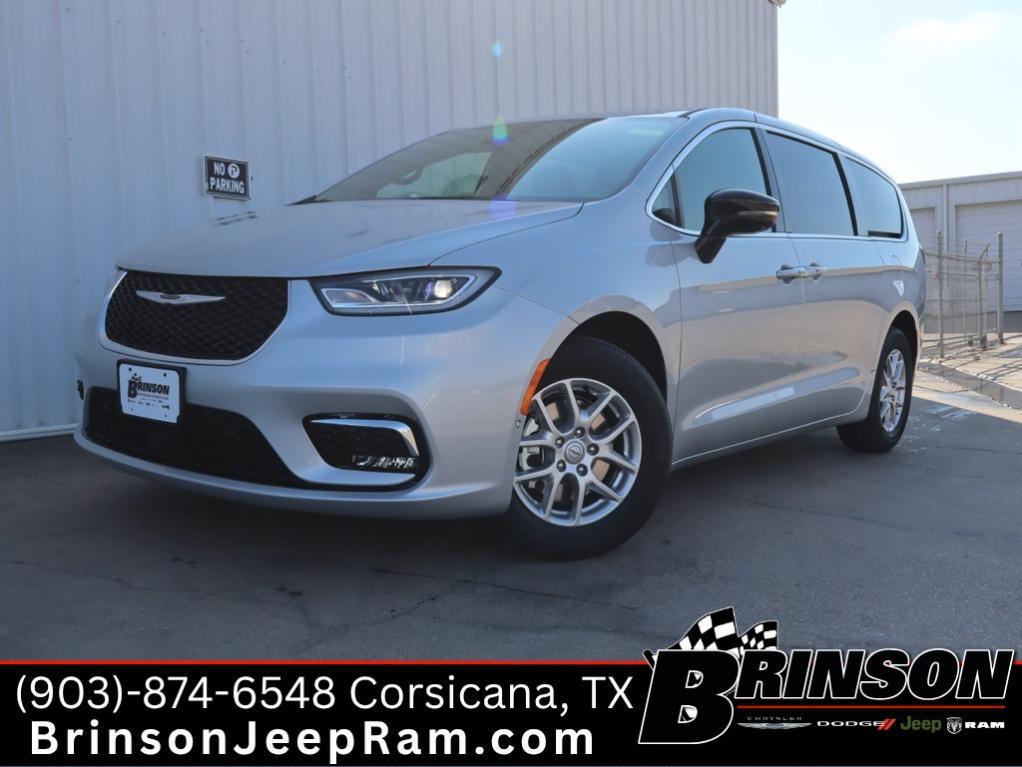 new 2026 Chrysler Pacifica car, priced at $38,097