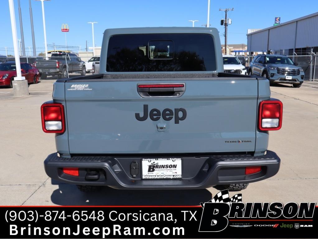 new 2026 Jeep Gladiator car, priced at $49,997