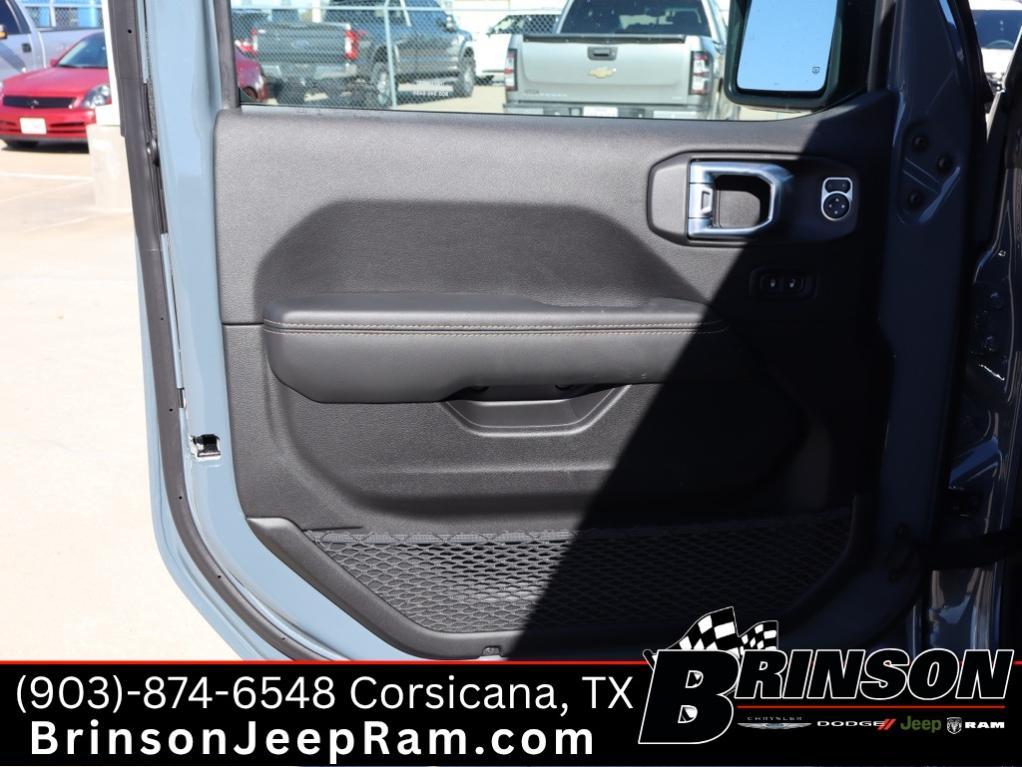 new 2026 Jeep Gladiator car, priced at $49,997