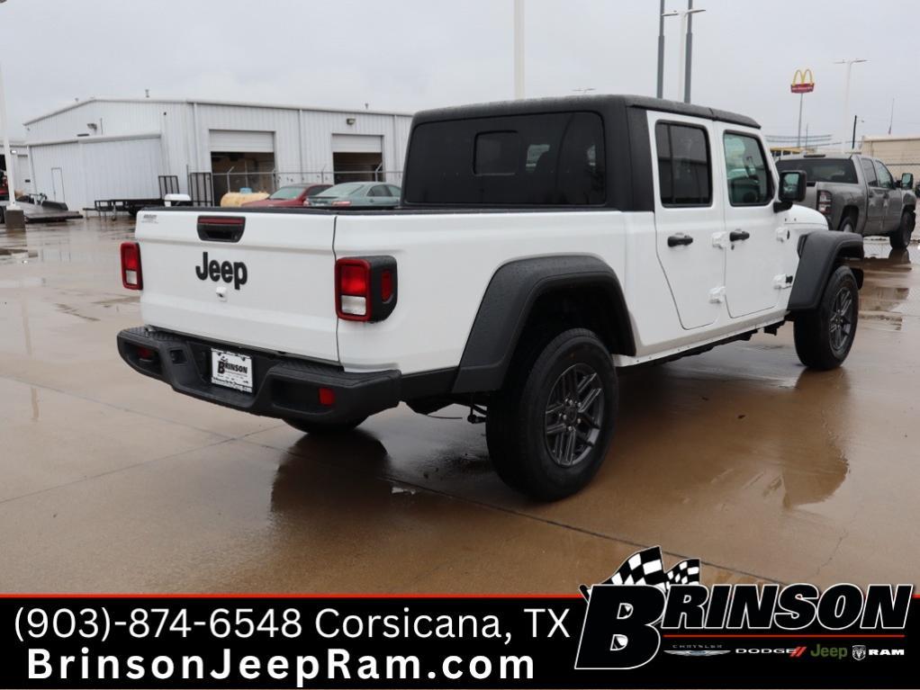 new 2026 Jeep Gladiator car, priced at $45,997