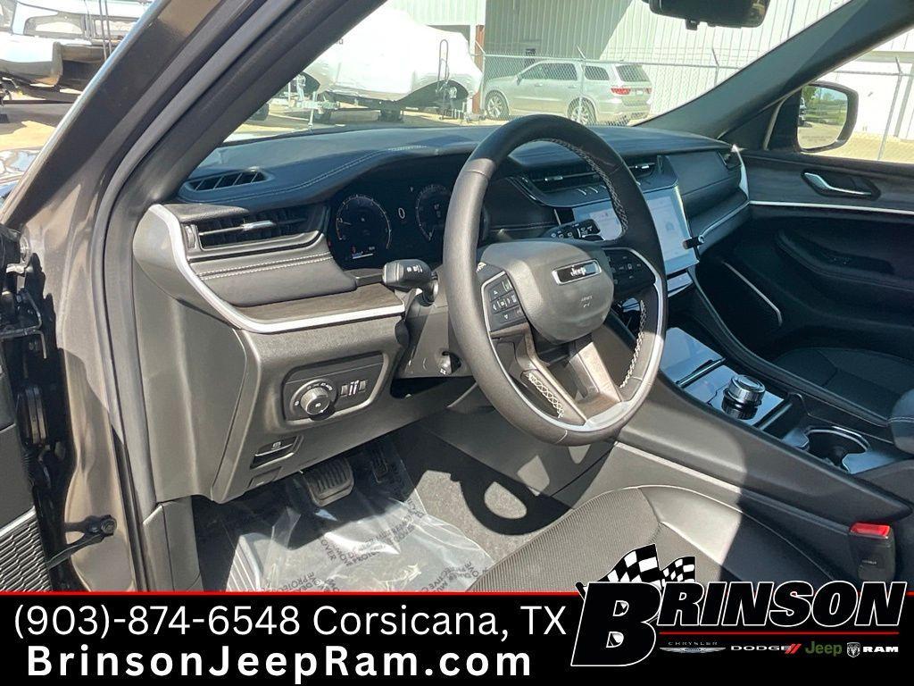 new 2026 Jeep Grand Cherokee car, priced at $46,925