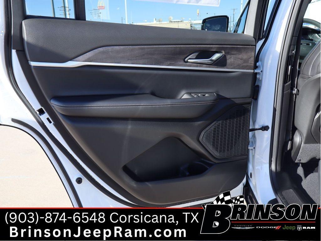 new 2025 Jeep Grand Cherokee L car, priced at $41,597