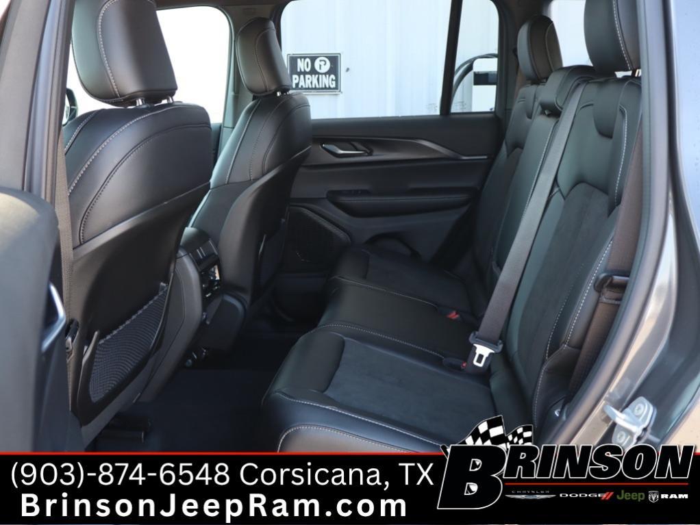 new 2025 Jeep Grand Cherokee car, priced at $35,747