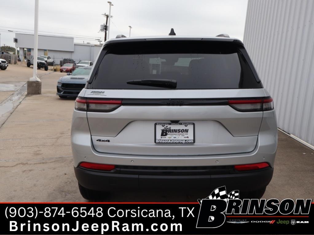 new 2025 Jeep Grand Cherokee car, priced at $38,747