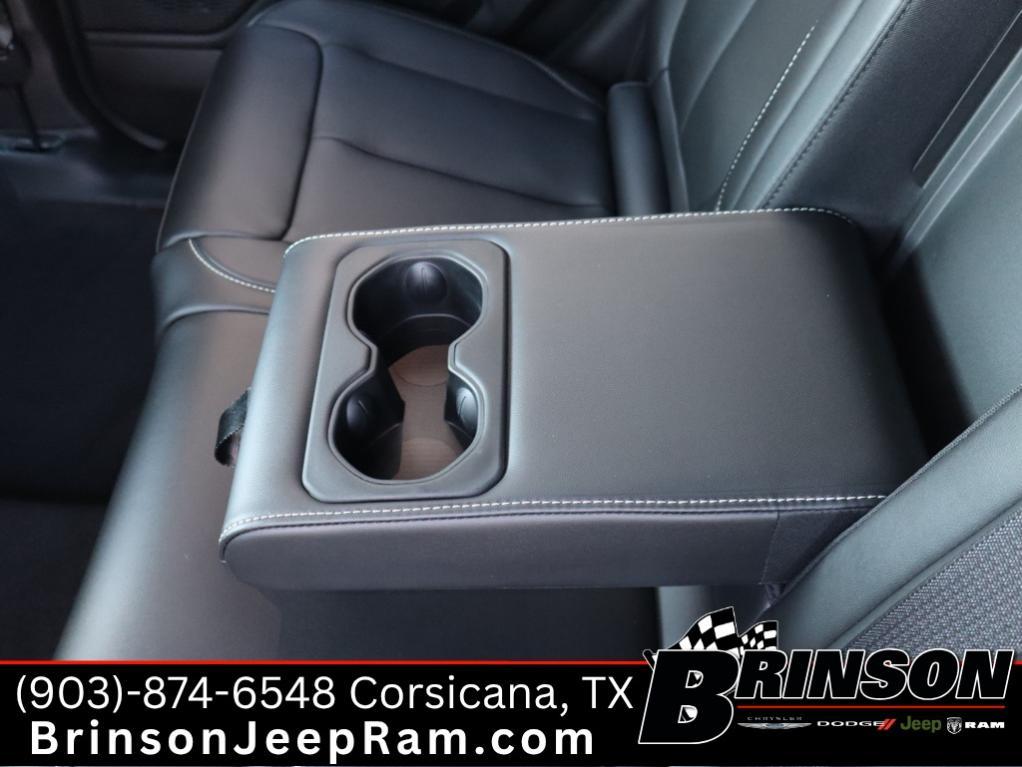 new 2025 Jeep Grand Cherokee car, priced at $39,747