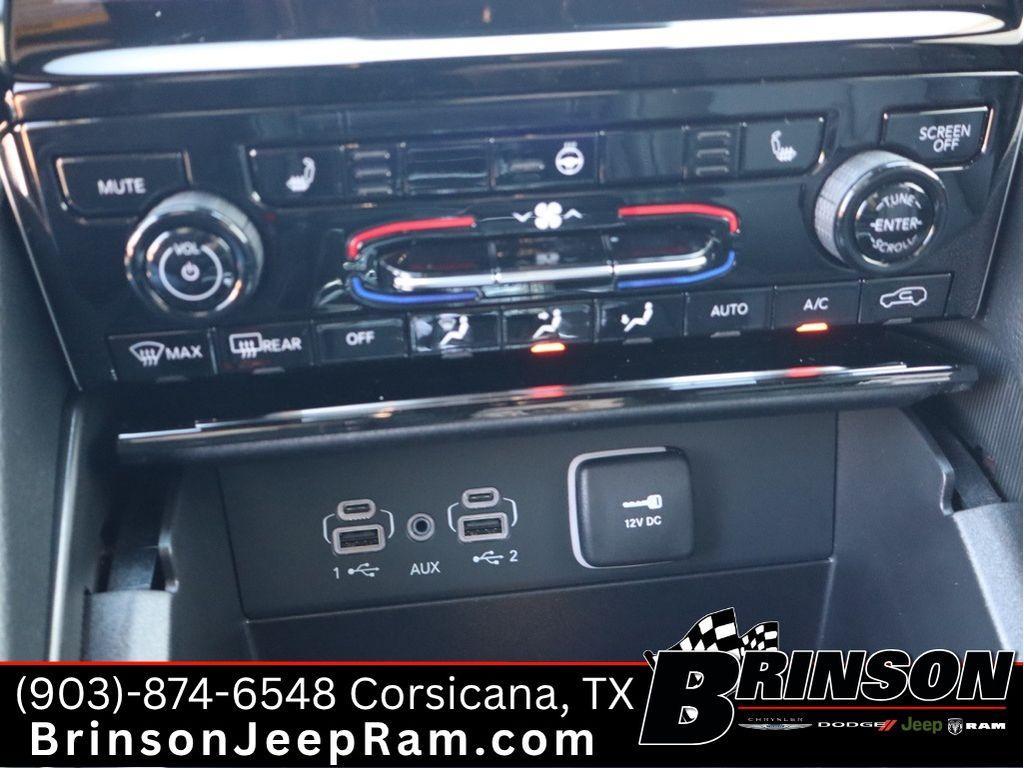 new 2025 Jeep Grand Cherokee car, priced at $43,220