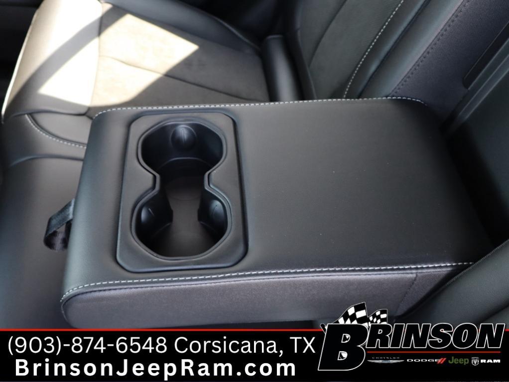 new 2025 Jeep Grand Cherokee car, priced at $39,647